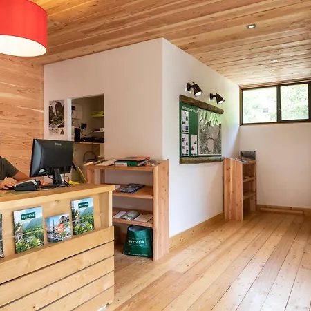 Camping Huttopia Gorges Du Tarn