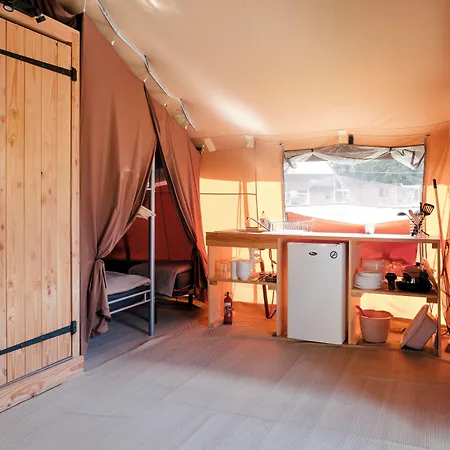 Huttopia Gorges Du Tarn Kemping 3*
